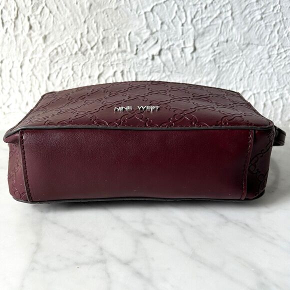 Nine West Calandra Mini Crossbody Bag Merlot Leather Women's Purse Zip Top - Picture 5 of 8